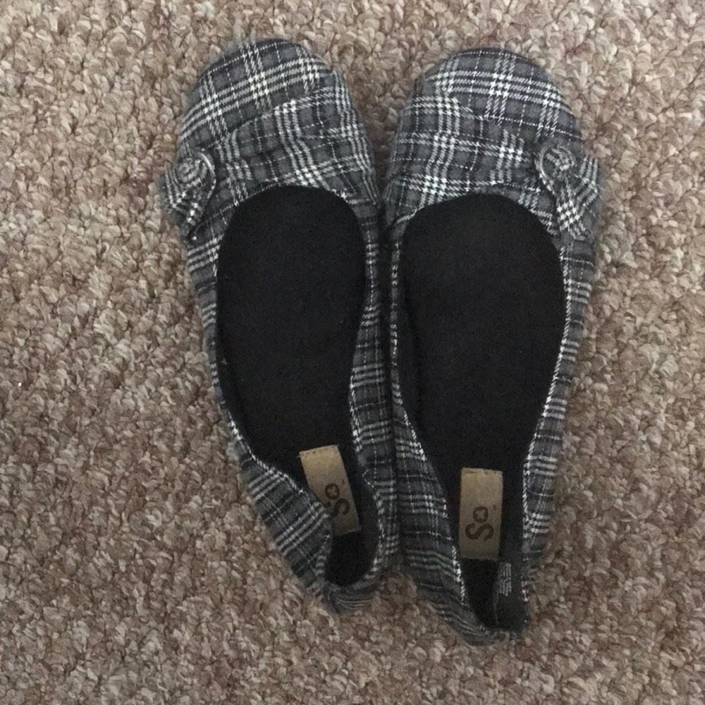 Plaid gray flats